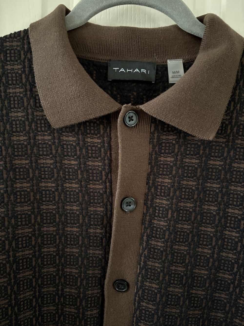 Tahari Two-Tone Brown and Black Textured, button up, polo styled knit shirt - Picture 4 of 6
